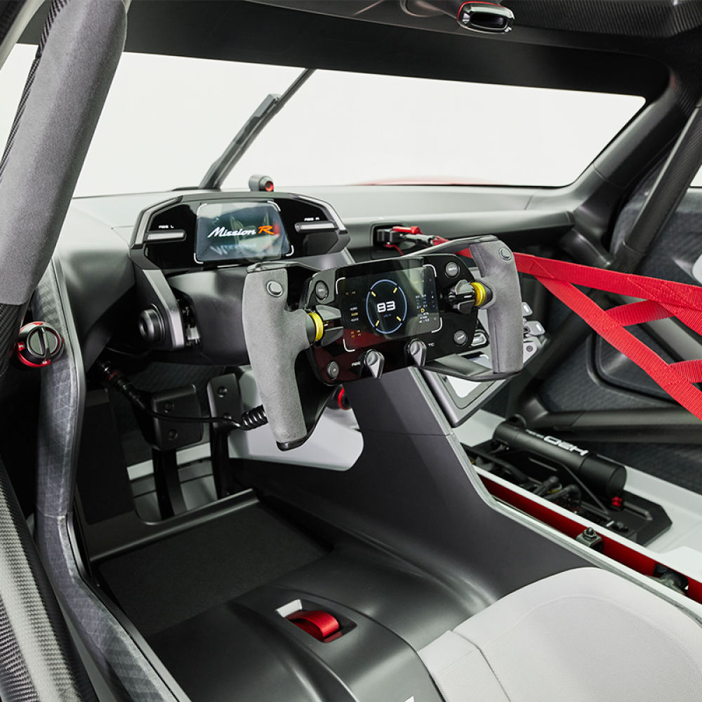 Moza Porsche Mission R - руль для симрейсинга
